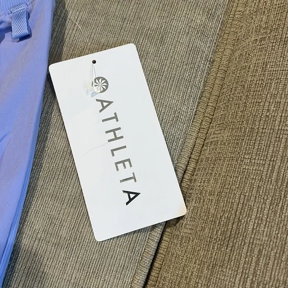 🎁 NWT Athleta Brooklyn Short in Light Blue/Lilac (Victorian Periwinkle) Size 18 - Picture 3 of 12